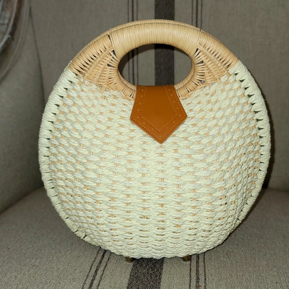 Vovim Circle Clutch Bag